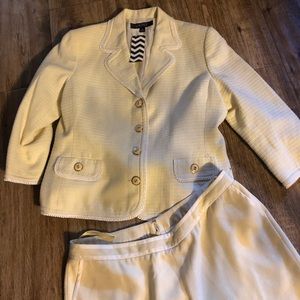 Kasper pantsuit / size 16